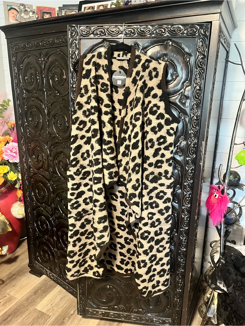Alembika Leopard Print Sleeveless Duster Vest - Black & Cream